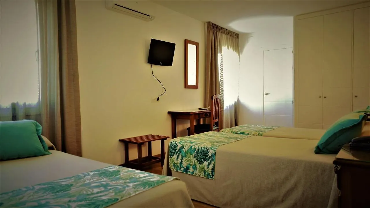 Hotel Ayamontino 푼타움브리아
