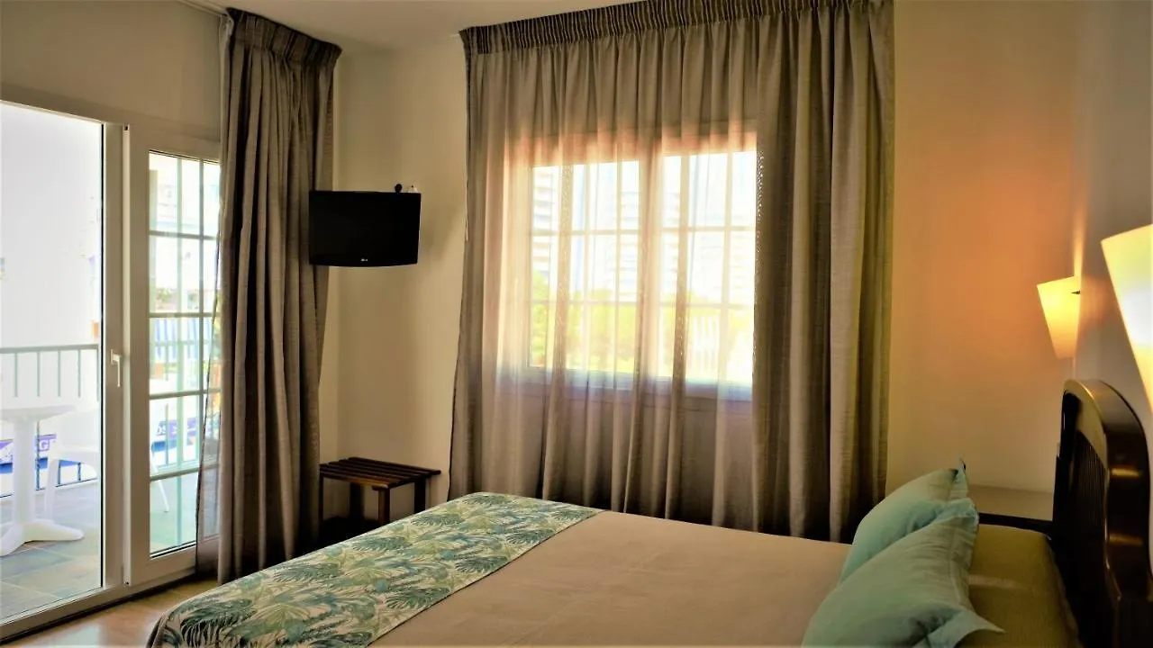 Hotel Ayamontino 푼타움브리아